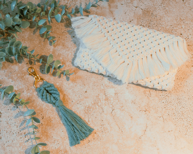 Pochette en macramé
